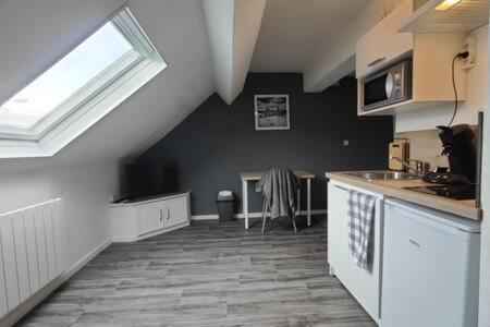 Studio "Sous Les Toits", Proche Hyper Centre Et Commerces ! Valenciennes Exterior photo